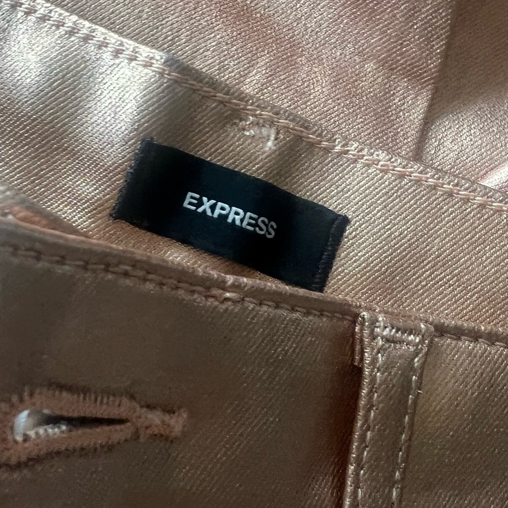 Express size 8R skyscraper mid rise champagne